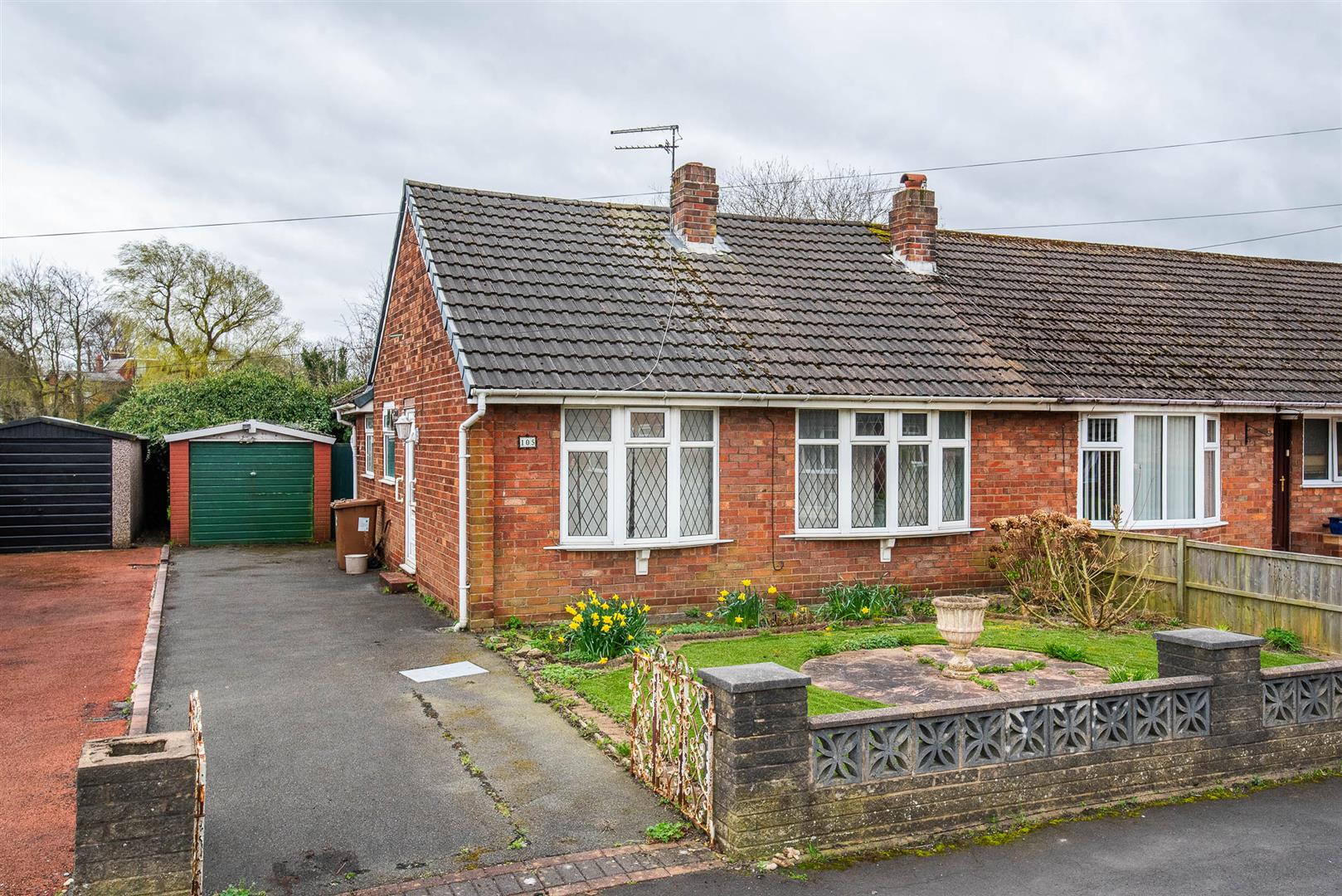 2 bed property in Coniston Drive, Preston